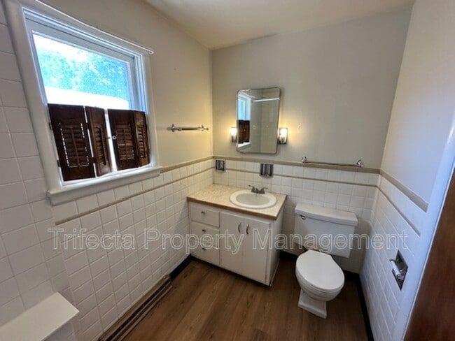 Building Photo - 622 Miller Dr
