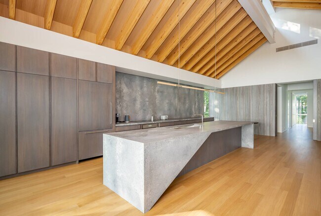 Building Photo - 47L S Ferry Rd