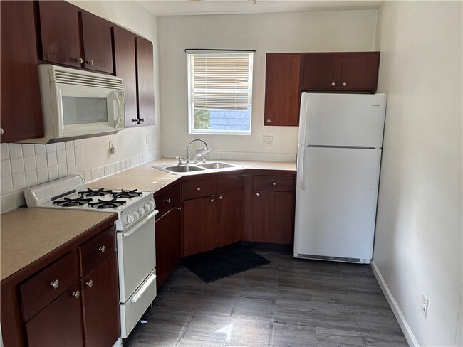 Building Photo - 507 Welles St