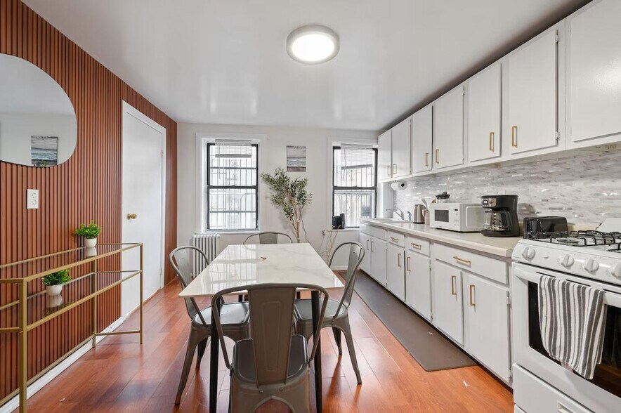 Building Photo - 338 9th Ave