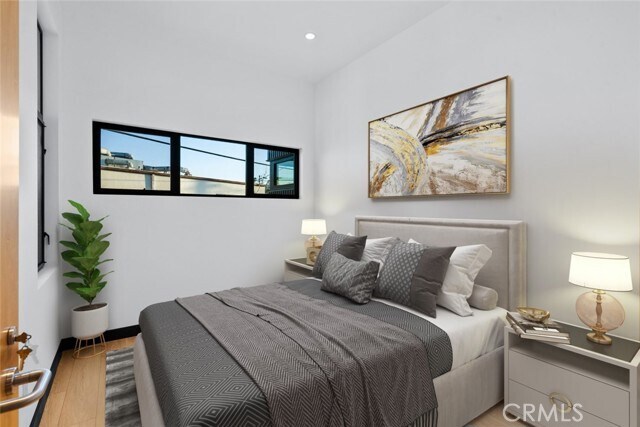 Building Photo - 922 W Clark Ave