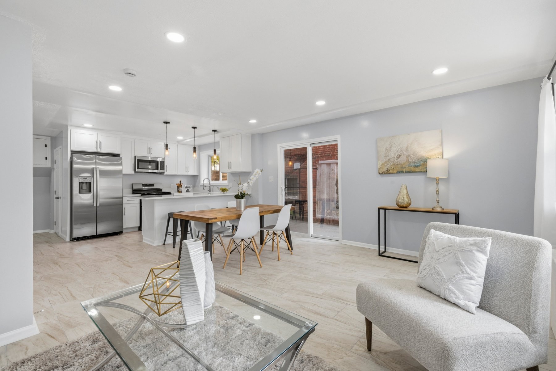 Building Photo - 204 Webster St NE