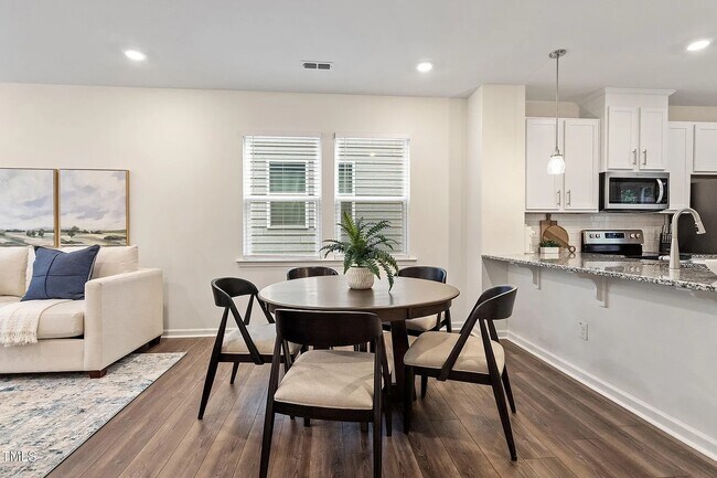 Building Photo - 441 Hacksaw Trl