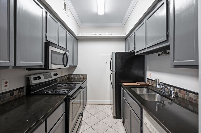 Building Photo - 312 Sloan Rd