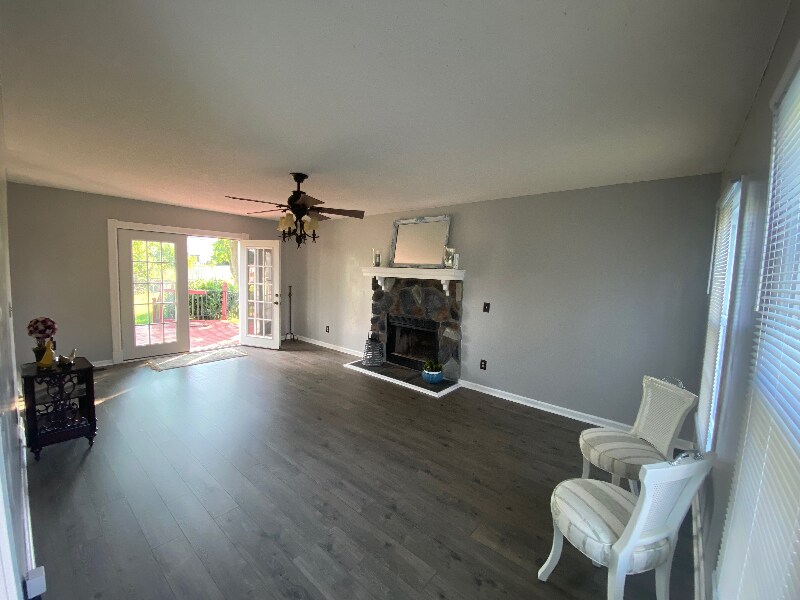 Building Photo - 334 Stoney Creek Dr