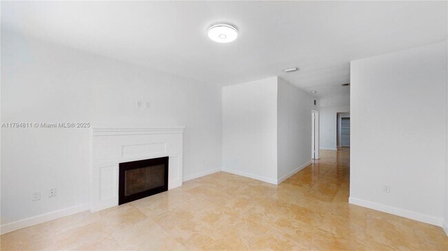 Building Photo - 2915 SW 24 St