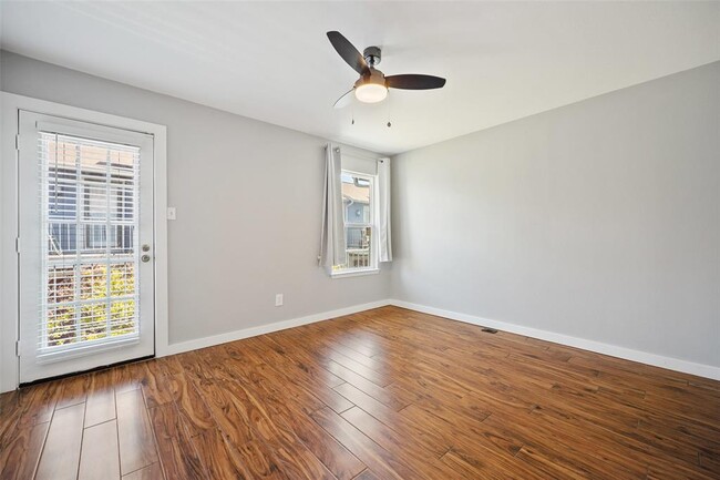 Building Photo - 810 Banister Ln