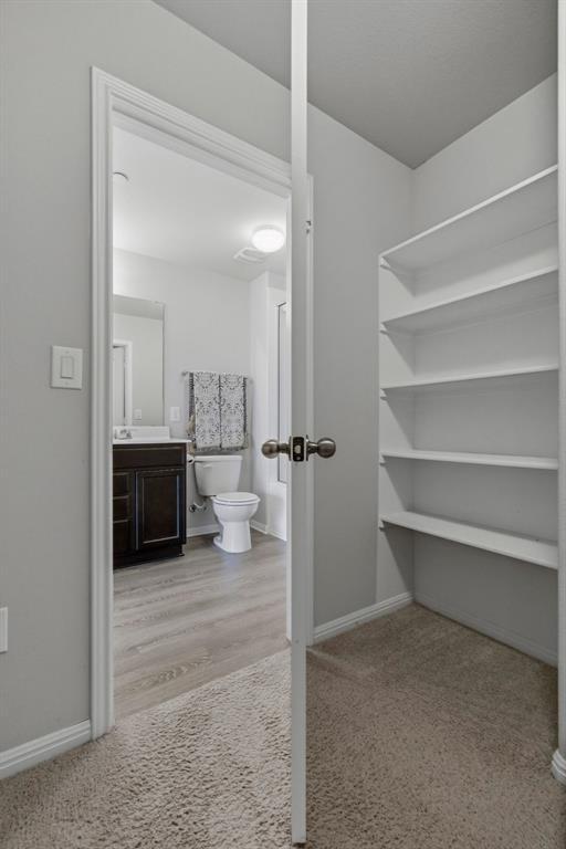 Building Photo - 516 E Slaughter Ln