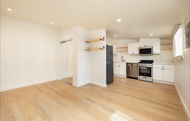 Building Photo - Studio - Downtown Santa Barbara