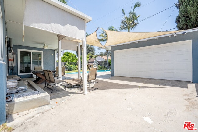 Building Photo - 214 N Martha Pl