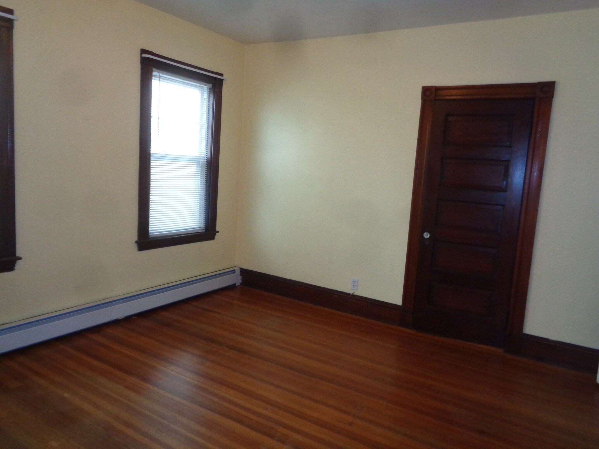 Building Photo - 61 Grove St