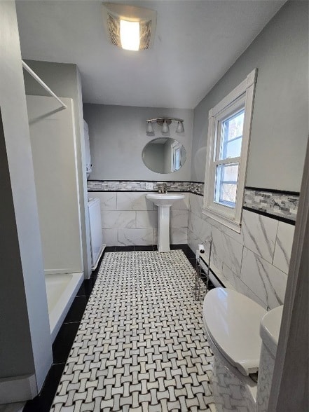 Building Photo - 5 Greene St