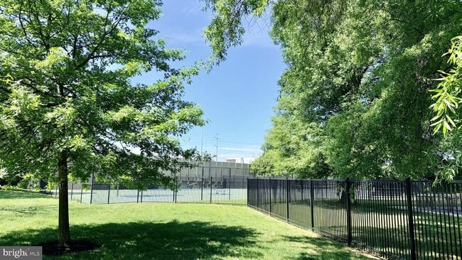 Building Photo - 1225 Martha Custis Dr