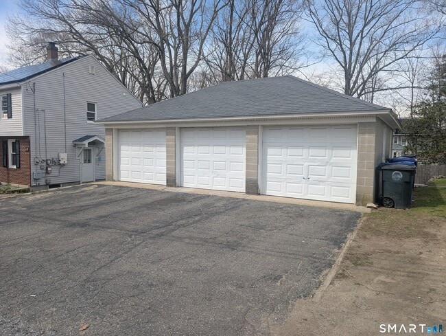 Building Photo - 226 Hillside Ave