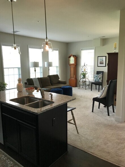 Building Photo - 690 Whitetail Dr