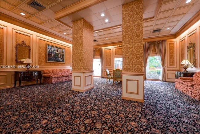 Building Photo - 2500 Parkview Dr