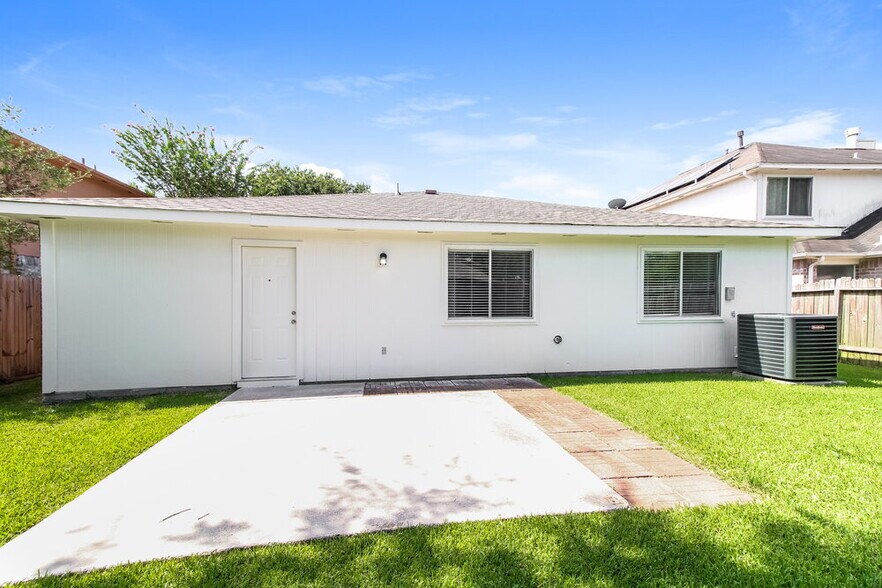 Building Photo - 4815 Gypsy Forest Dr