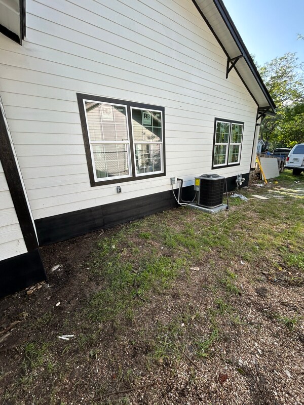 Building Photo - 1612 Live Oak Ave