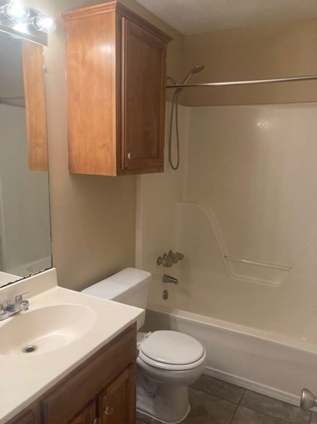 Building Photo - Orange Grove 3 Bedroom