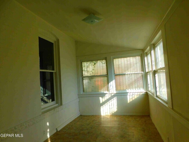 Building Photo - 1024 Upson Dr