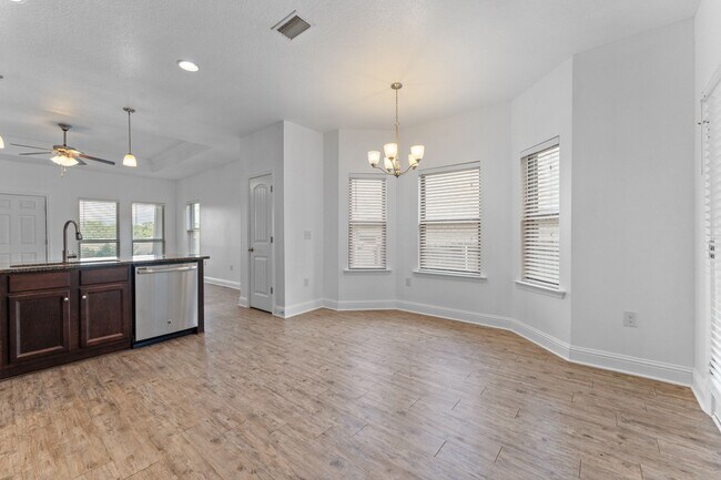 Building Photo - 27320 Lashay Dr