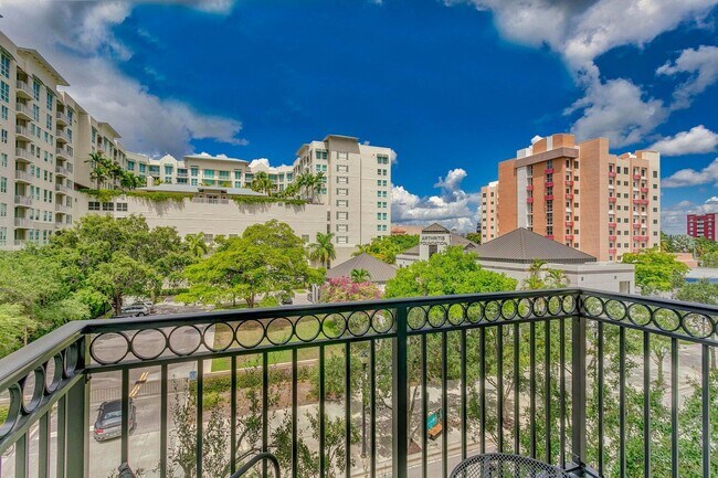 Building Photo - 600 S Dixie Hwy