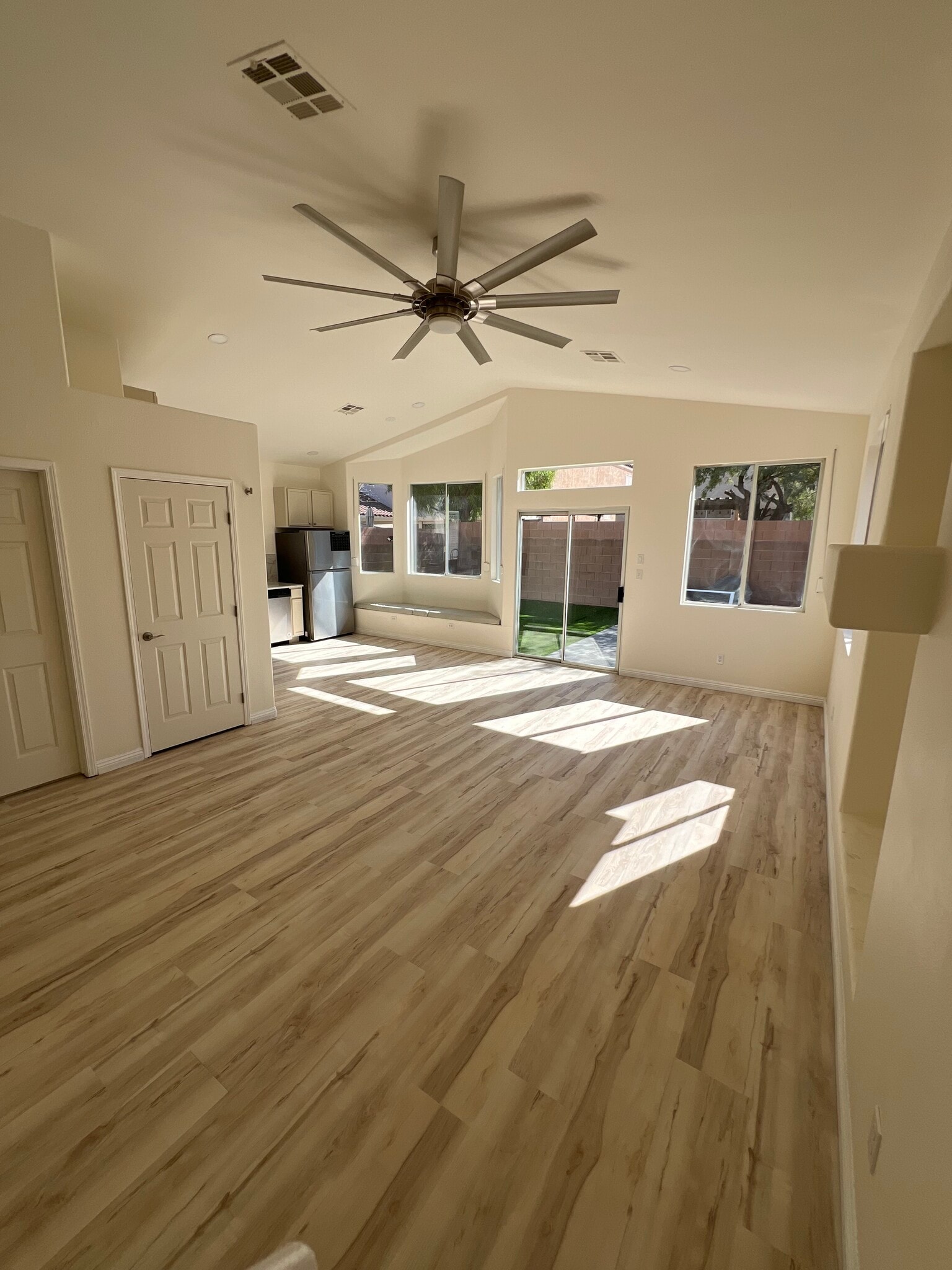 Building Photo - 2493 W Richmar Ave