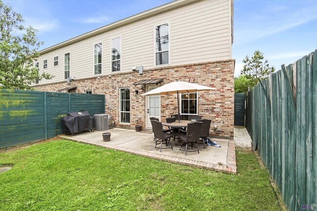 Building Photo - 421 St Thomas Ln