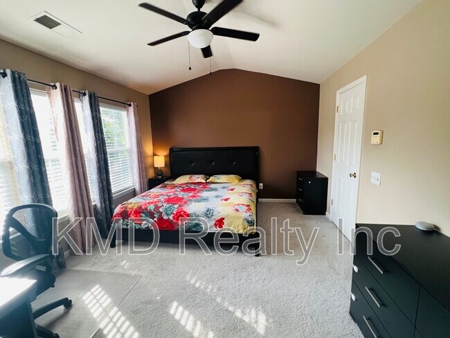 Building Photo - 3203 Mannington Dr