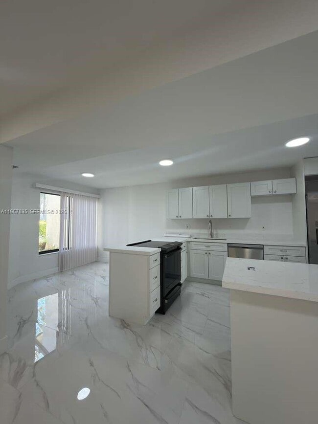 Building Photo - 9719 N New River Canal Rd