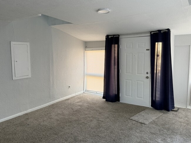 Building Photo - 312 Salem St