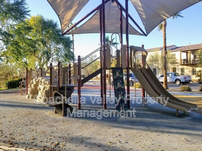 Building Photo - 321 Paseo Gusto