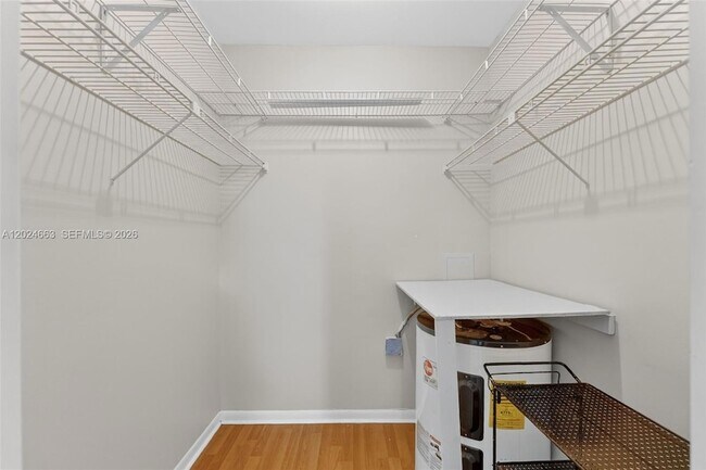 Building Photo - 3119 Oakland Shores Dr