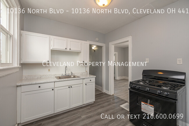 Building Photo - Newly Renovated Cleveland Duplex