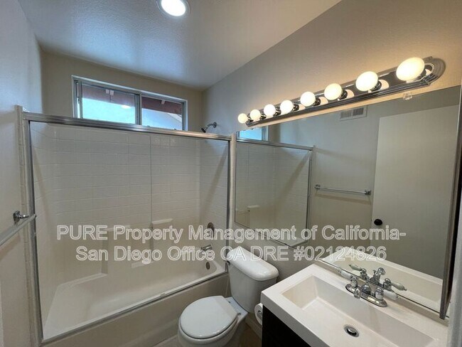 Building Photo - 2203 Willow Creek Cir