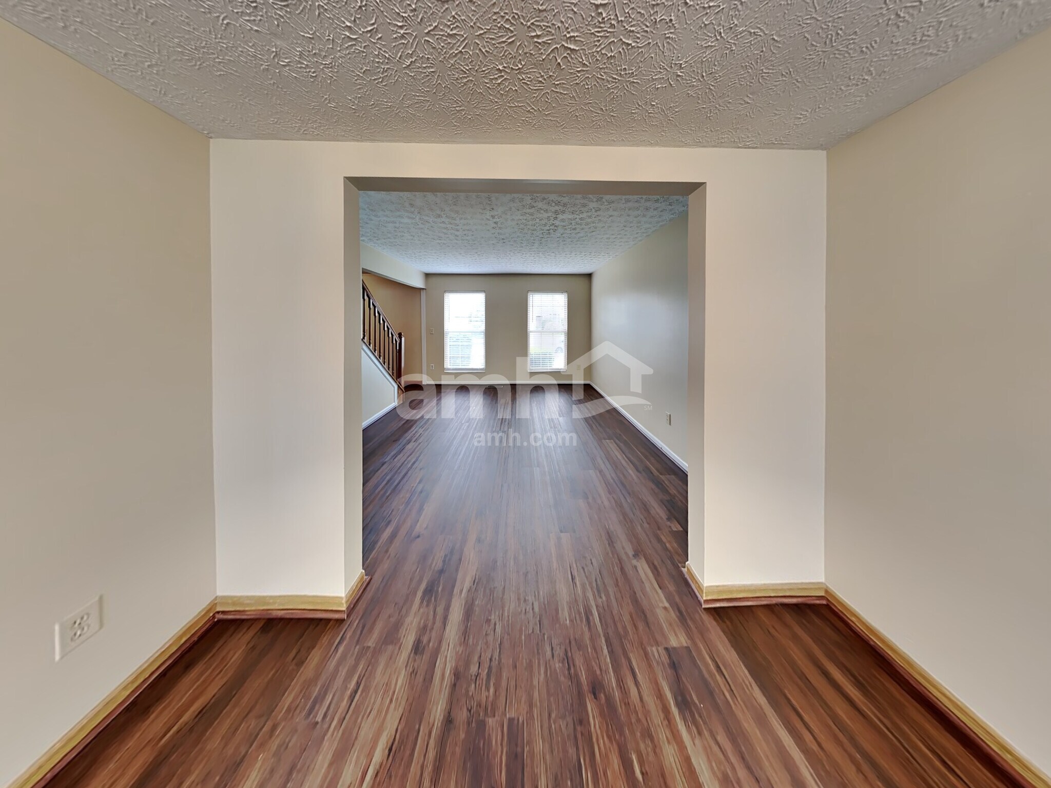 Building Photo - 8438 Lucerne Dr