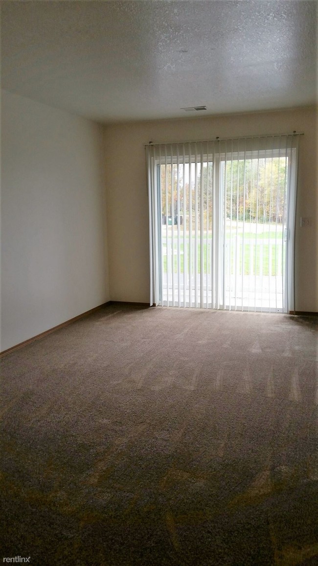 Building Photo - 2 br, 1 bath Apartment - Briarwood Apartments