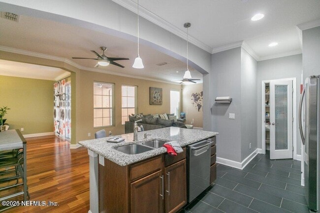 Building Photo - 6217 Eclipse Cir