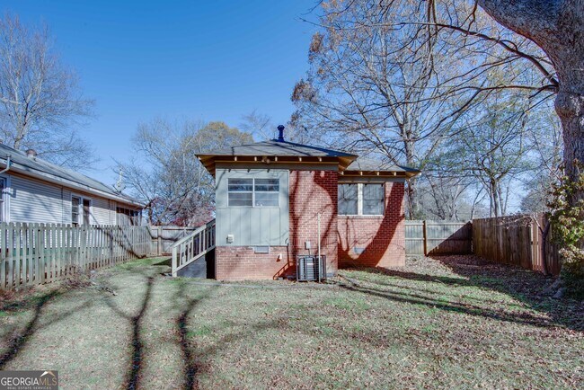 Building Photo - 1786 Center Ave