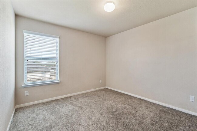 Building Photo - 2910 High Garden Ln