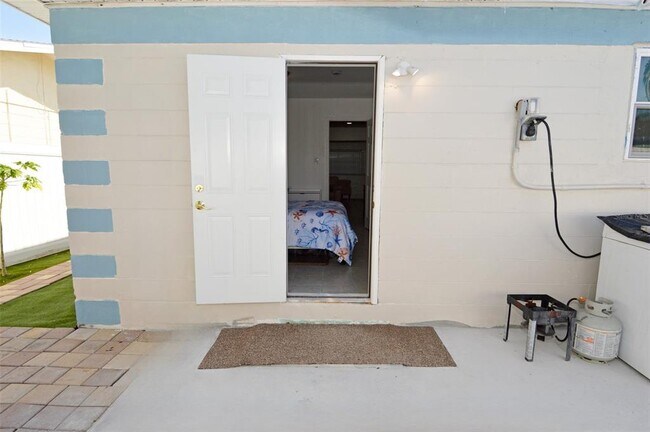 Building Photo - 156 146th Ave