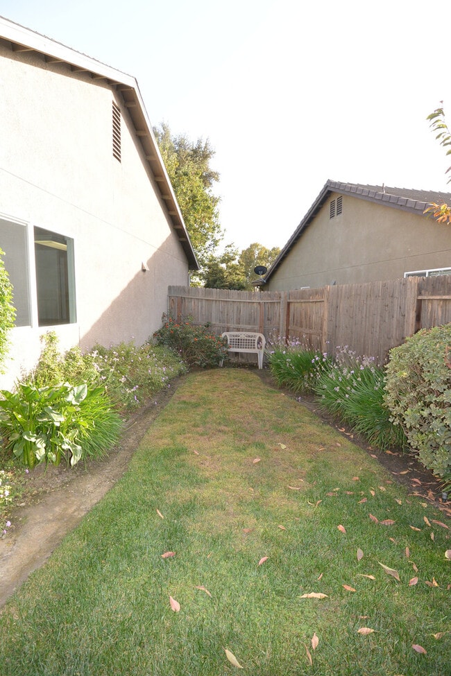 Building Photo - Shannon Ranch Neighborhood