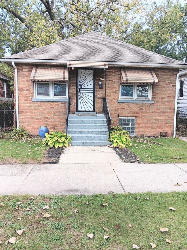Building Photo - Beautifully Updated 3-Bedroom Home