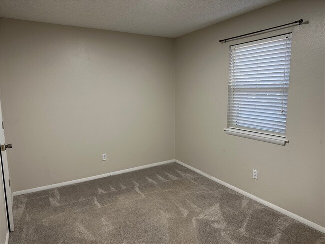 Building Photo - 332 W Nightingale Cir