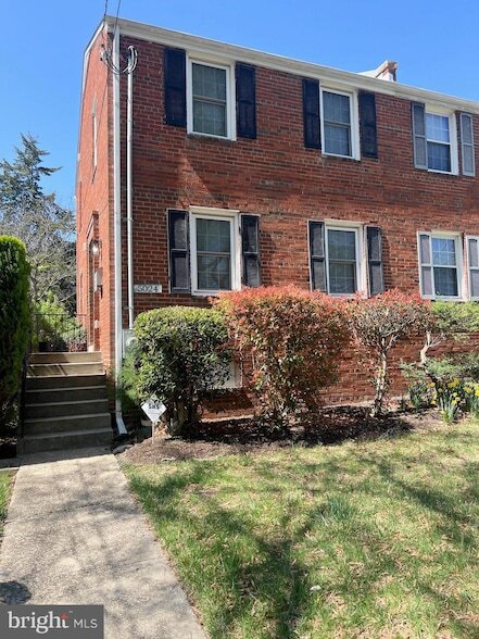 Primary Photo - 5024 12th St NE