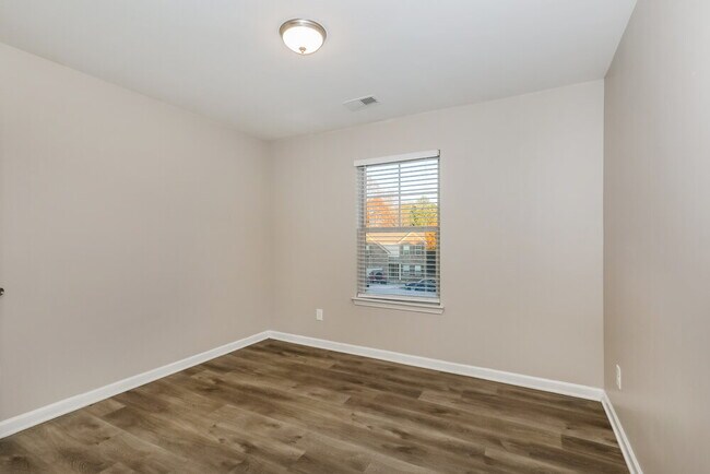 Building Photo - 11097 Wind Ridge Dr