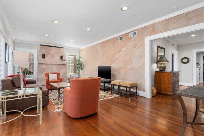 Building Photo - 2406 Arbor St