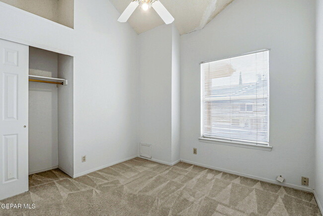 Building Photo - 7765 Dianjou Dr