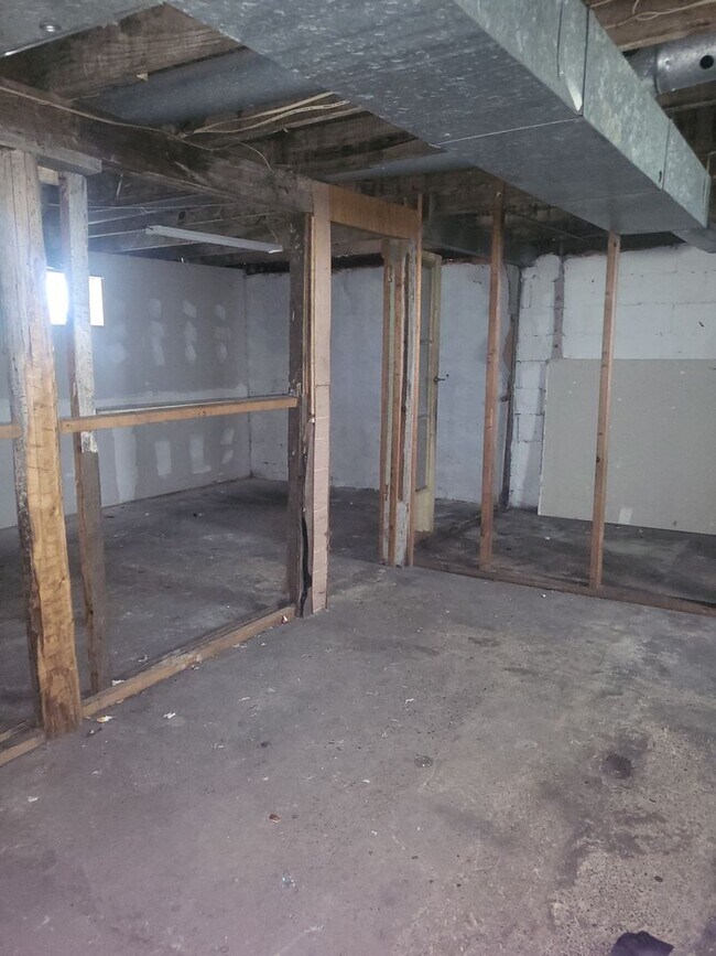 Building Photo - 2529 Jarman St