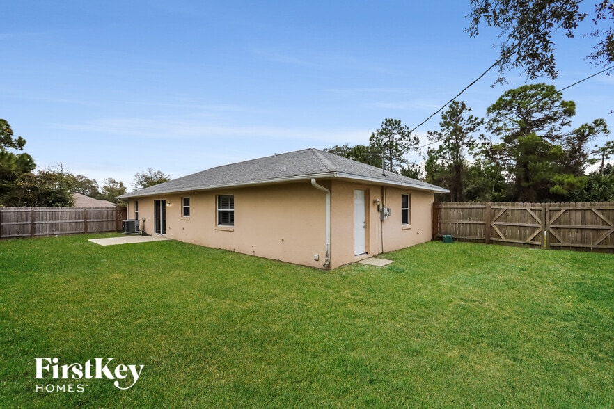 Building Photo - 1332 Umbrella Tree Dr